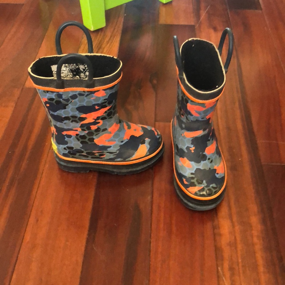 Rain boots size 5